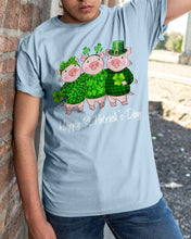 Load image into Gallery viewer, Pig Wear Plaid Shirt And Top Hat St Patrick's Day Gift Guys Tee