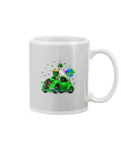 Load image into Gallery viewer, Labrador Green Car Pot Of Gold St Patrick's Day Gift For Dog Lovers Mug
