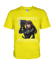 Load image into Gallery viewer, Nacido En Agosto Tome Una Pruera De Ad Birthday Gift Guys V-Neck
