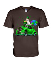 Load image into Gallery viewer, Labrador Green Car Pot Of Gold St Patrick's Day Gift For Dog Lovers Guys V-Neck
