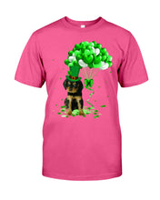 Load image into Gallery viewer, Black And Tan King Charles Spaniel St. Patrick's Day Color Changing Mug Guys Tee
