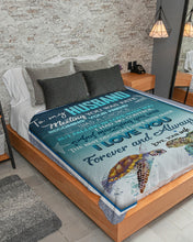 Load image into Gallery viewer, Sea Turtles Falling In Love With You Gift For Husband Sherpa Blanket
