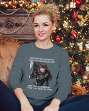 Load image into Gallery viewer, Nacido En Agosto Tome Una Pruera De Ad Birthday Gift Sweatshirt
