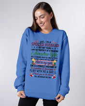 Load image into Gallery viewer, Perfect Gift For Husband Christmas Punch You In The Threat Sweatshirt
